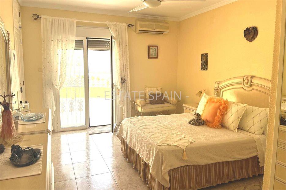 Вилла в Рохалесе 200 м2 №VL24868B6D9  - Продажа - 46 large