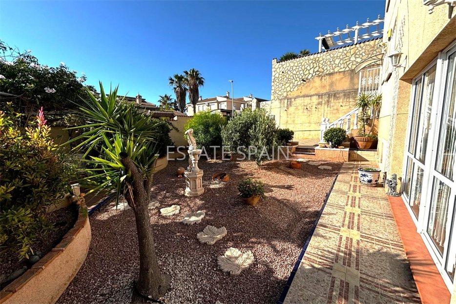 Вилла в Рохалесе 200 м2 №VL24868B6D9  - Продажа - 26 large