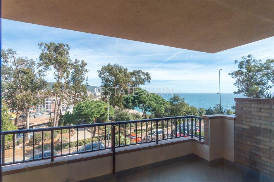 Таунхаус в Ллорет-де-Маре 450 м2 №BL23619A9179  - Продажа - 35 large