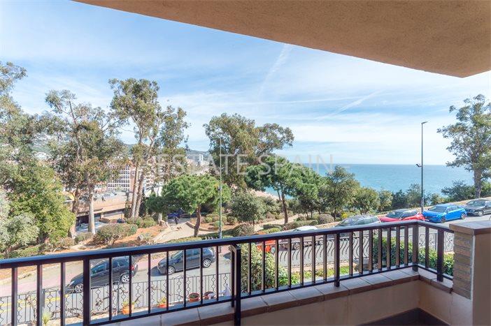 Таунхаус в Ллорет-де-Маре 450 м2 №BL23619A9179  - Продажа - 1 preview