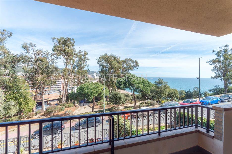 Таунхаус в Ллорет-де-Маре 450 м2 №BL23619A9179  - Продажа - 1 large