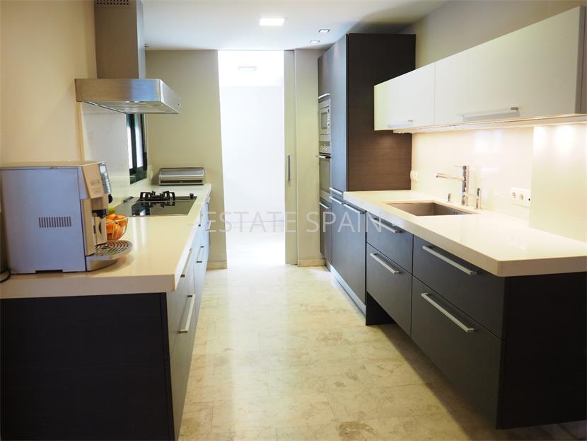 Таунхаус в Плайя-де-Сан-Хуан 250 м2 №TAU18323CBAA  - Продажа - 7 large