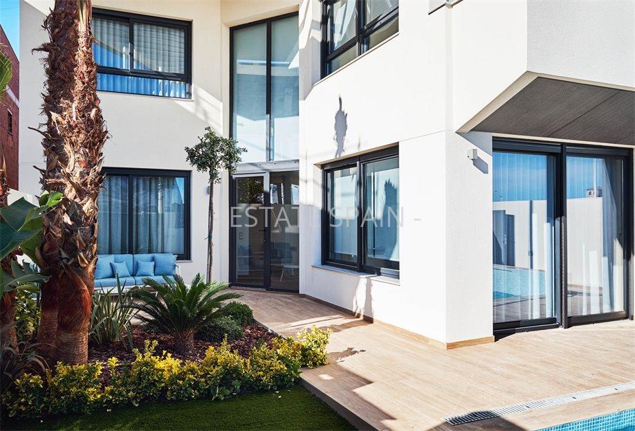 Вилла в Торревьехе 155 м2 №VL191127602F9  - Продажа - 1 large