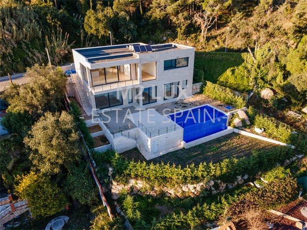 Вилла в Ллорет-де-Маре 347 м2 №VL21210FC282  - Продажа - 1 preview