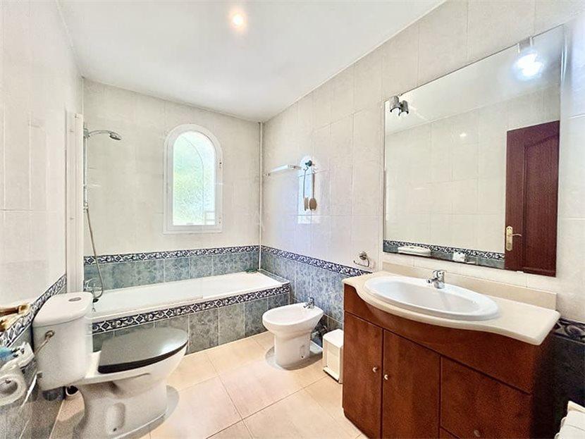 Вилла в Ротес Бейес 329 м2 №VL244233139  - Продажа - 32 large