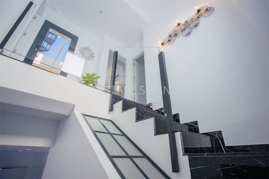 Вилла в Лос-Монтесиносе 201 м2 №VL22118CEB52  - Продажа - 38 large