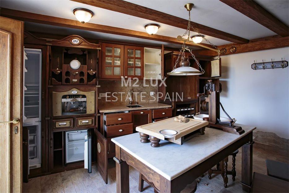 Вилла в Сан-Фелиу-де-Гишольс 980 м2 №VL20714F0A2C  - Продажа - 32 large