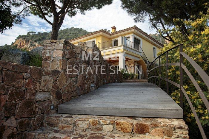 Вилла в Сан-Фелиу-де-Гишольс 980 м2 №VL20714F0A2C  - Продажа - 2 preview