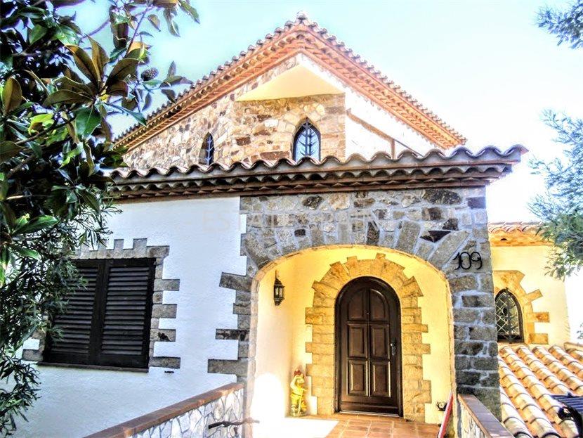 Вилла в Кастель-Пладжа-де-Аро 606 м2 №VL18115F5775  - Продажа - 5 large