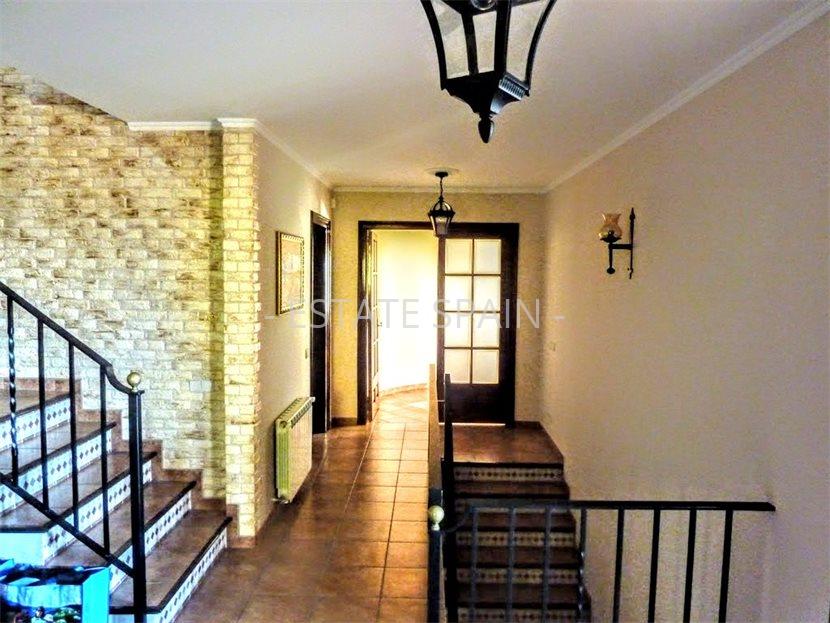 Вилла в Кастель-Пладжа-де-Аро 606 м2 №VL18115F5775  - Продажа - 24 large