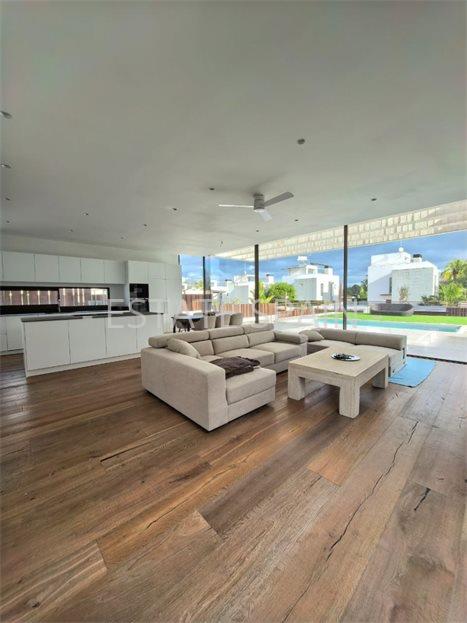 Вилла в Годелья 250 м2 №VL26123ABBA0  - Продажа - 3 large