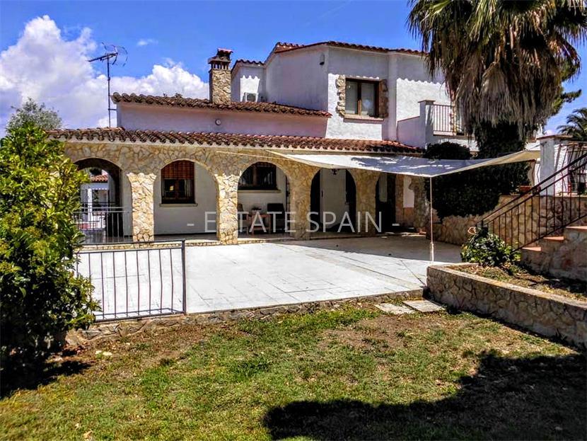 Дом в Сан-Фелиу-де-Гишольс 440 м2 №VL18718B1CF  - Продажа - 2 large