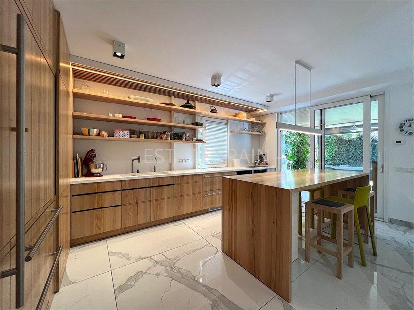 Вилла в Новая Золотая Миля 400 м2 №VL24561912E  - Продажа - 12 large