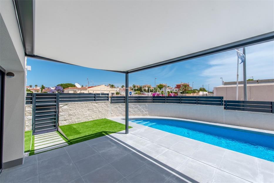 Шале в Сьюдад-Кесада 101 м2 №TAU182144623  - Продажа - 4 large