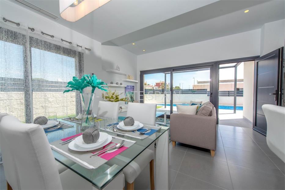 Шале в Сьюдад-Кесада 101 м2 №TAU182144623  - Продажа - 32 large