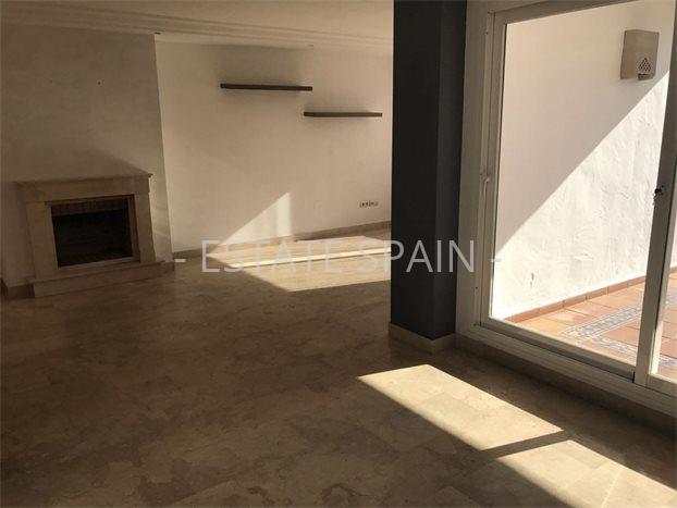 Дуплекс в Эстепоне 195 м2 №BL22217798D6  - Продажа - 2 preview