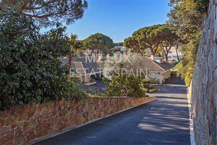 Усадьба в Аренис-де-Мар 1344 м2 №VL20110640DA  - Продажа - 2 preview