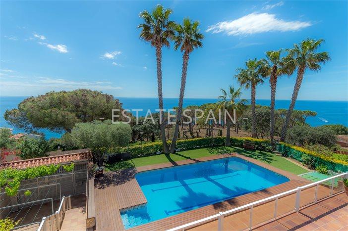 Особняк в Ллорет-де-Маре 458 м2 №VL2362019ACA  - Продажа - 1 preview