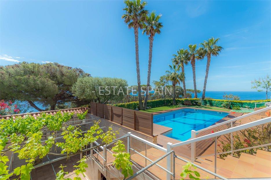 Особняк в Ллорет-де-Маре 458 м2 №VL2362019ACA  - Продажа - 50 large