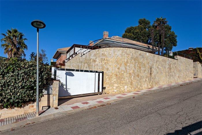 Вилла в Кастель-Пладжа-де-Аро 570 м2 №VL20112248E28  - Продажа - 2 preview