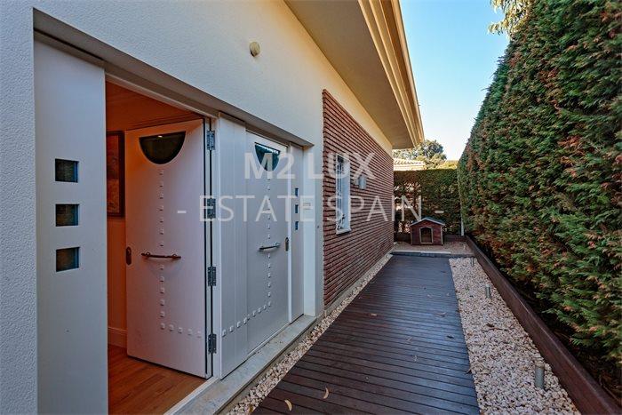 Вилла в Кастель-Пладжа-де-Аро 570 м2 №VL20112248E28  - Продажа - 4 preview