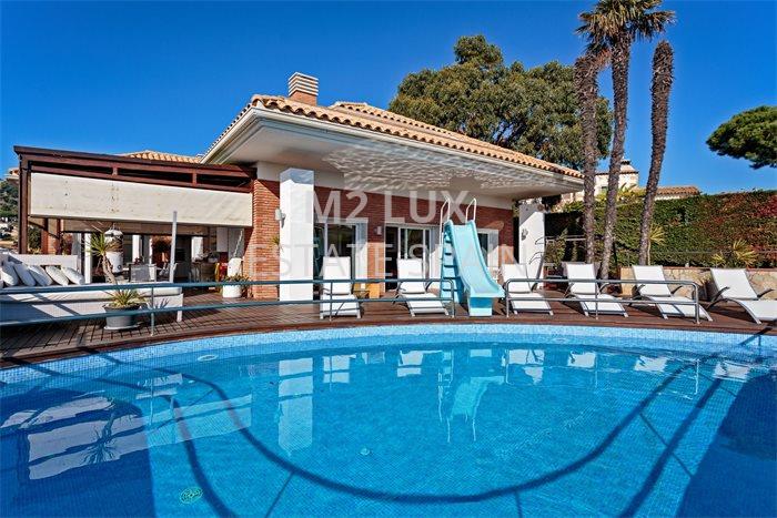 Вилла в Кастель-Пладжа-де-Аро 570 м2 №VL20112248E28  - Продажа - 1 preview