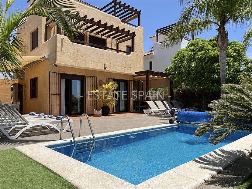 Вилла в Гольф-дель-Сур 237 м2 №VL25879D983  - Продажа - 1 large