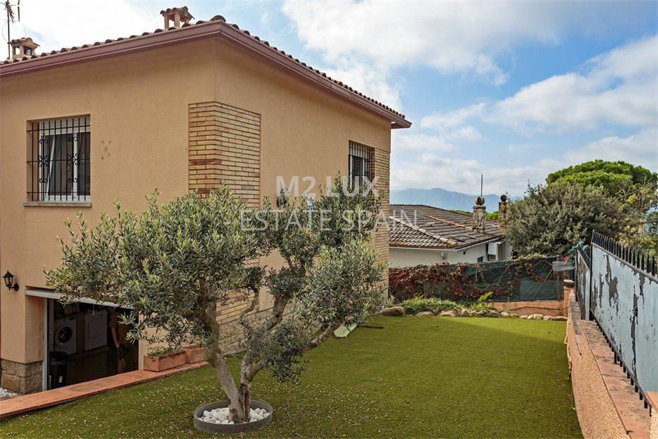 Вилла в Санта-Кристина-де-Аро 237 м2 №VL24102878165  - Продажа - 39 large