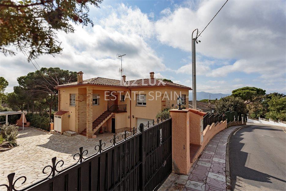 Вилла в Санта-Кристина-де-Аро 237 м2 №VL24102878165  - Продажа - 41 large