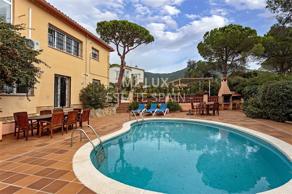 Вилла в Санта-Кристина-де-Аро 237 м2 №VL24102878165  - Продажа - 2 large