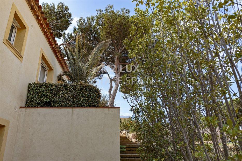 Вилла в Сан-Антони-де-Калонже 388 м2 №VL20525B6898  - Продажа - 76 large