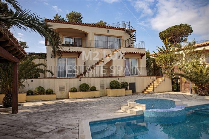 Вилла в Сан-Антони-де-Калонже 388 м2 №VL20525B6898  - Продажа - 1 preview