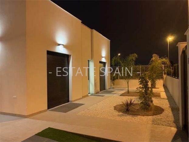 Вилла в Полопе 170 м2 №VL2310499407  - Продажа - 1 preview