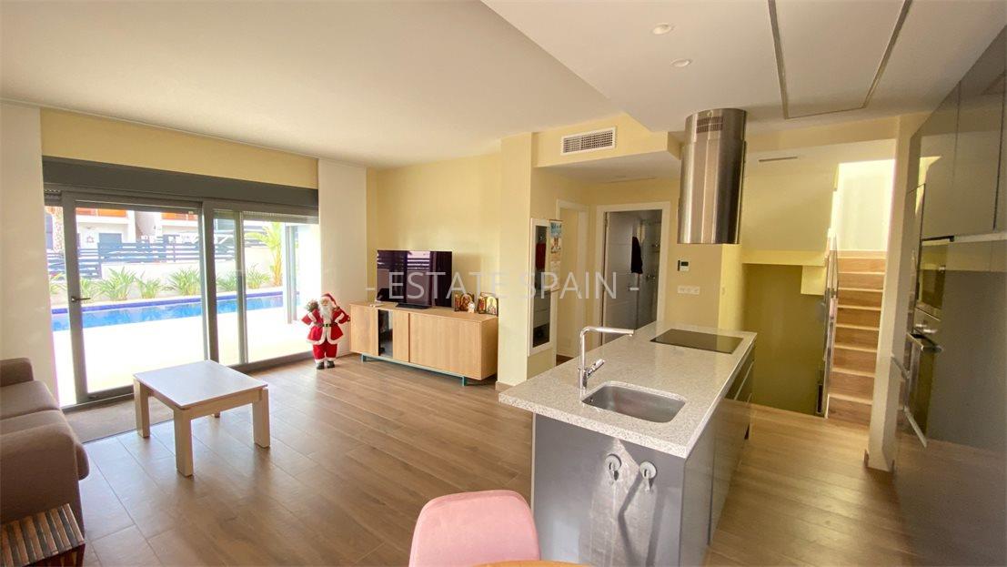 Вилла в Финестрате 240 м2 №VL221060D8BF  - Продажа - 10 large