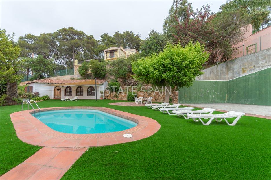 Особняк в Ллорет-де-Маре 502 м2 №VL23620BEE45  - Продажа - 1 large