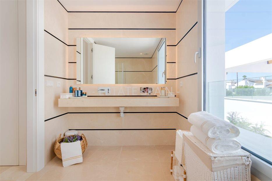 Вилла в Сан-Педро-де-Алькантара 290 м2 №VL2012281FCA7  - Продажа - 15 large