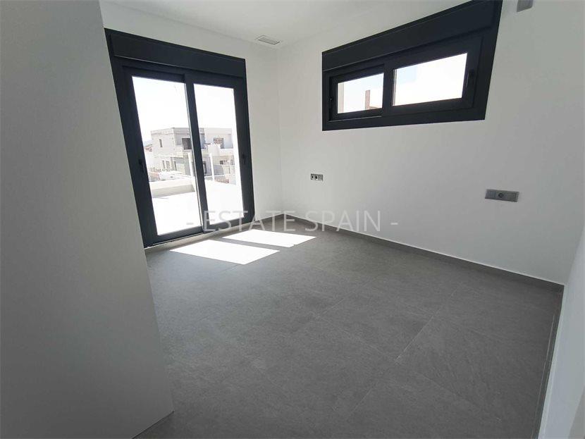 Вилла в Дайя Нуэва 96 м2 №VL2591724EEB  - Продажа - 12 large