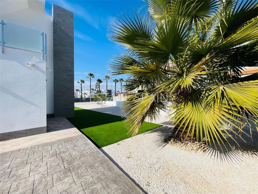 Вилла в Торревьехе 368 м2 №VL26123E61C6  - Продажа - 4 large