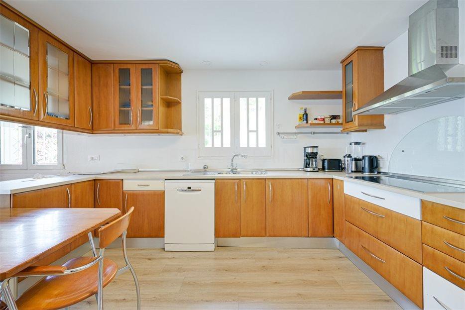 Вилла в Ллорет-де-Маре 397 м2 №VL2591209D8F  - Продажа - 36 large