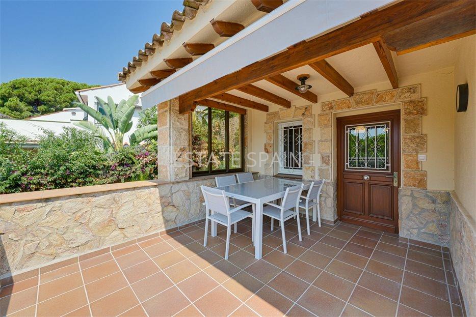 Вилла в Ллорет-де-Маре 397 м2 №VL2591209D8F  - Продажа - 5 large