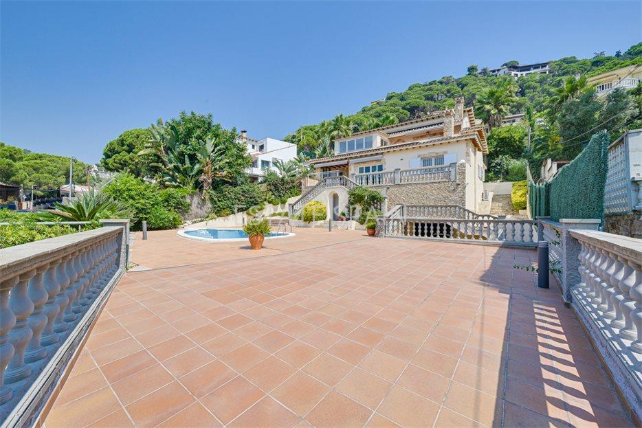 Вилла в Ллорет-де-Маре 397 м2 №VL2591209D8F  - Продажа - 8 large