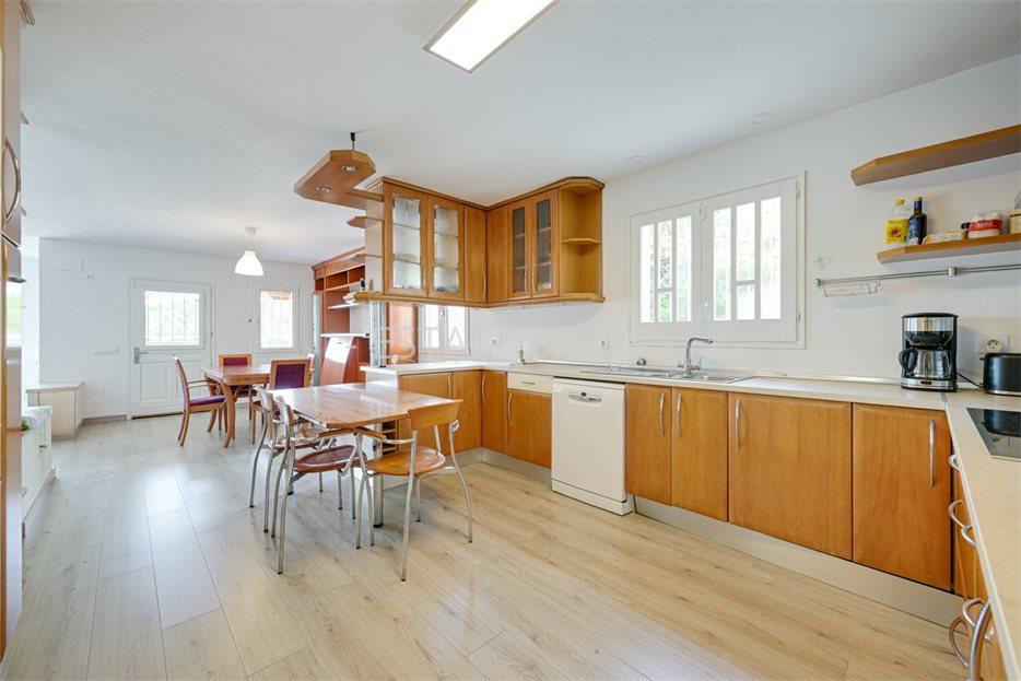 Вилла в Ллорет-де-Маре 397 м2 №VL2591209D8F  - Продажа - 35 large