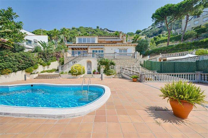 Вилла в Ллорет-де-Маре 397 м2 №VL2591209D8F  - Продажа - 2 preview