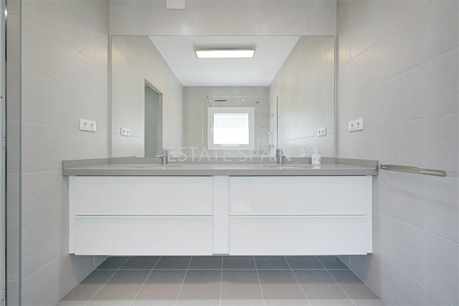 Вилла в Ллорет-де-Маре 397 м2 №VL2591209D8F  - Продажа - 40 large