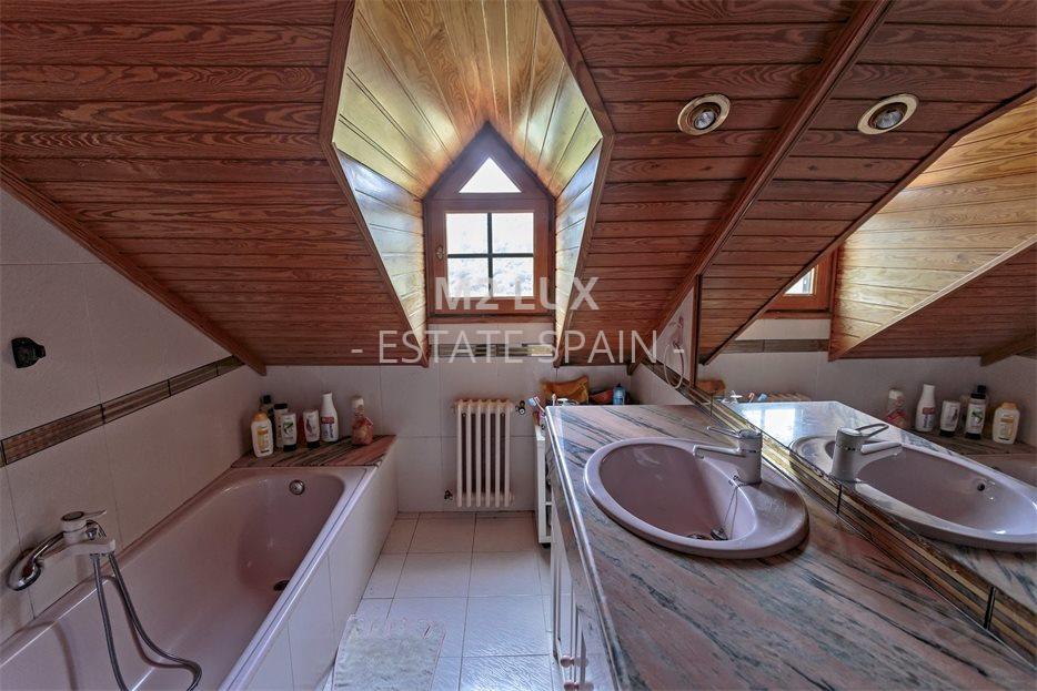 Усадьба в Сан-Фелиу-де-Гишольс 520 м2 №VL194245D65E  - Продажа - 48 large