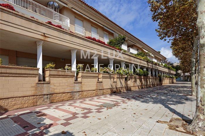 Апартаменты в Сан-Фелиу-де-Гишольс 98 м2 №ART22395B55C  - Продажа - 2 preview