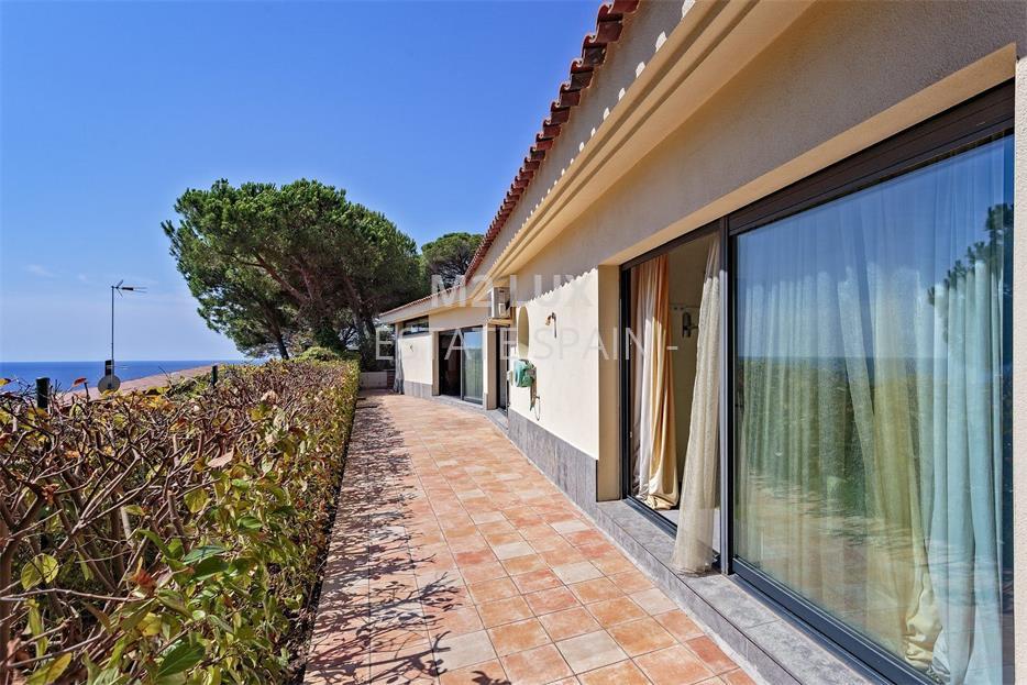 Дом в Сан-Фелиу-де-Гишольс 467 м2 №VL18815F299  - Продажа - 55 large