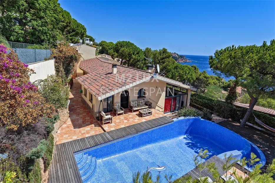 Дом в Сан-Фелиу-де-Гишольс 467 м2 №VL18815F299  - Продажа - 45 large