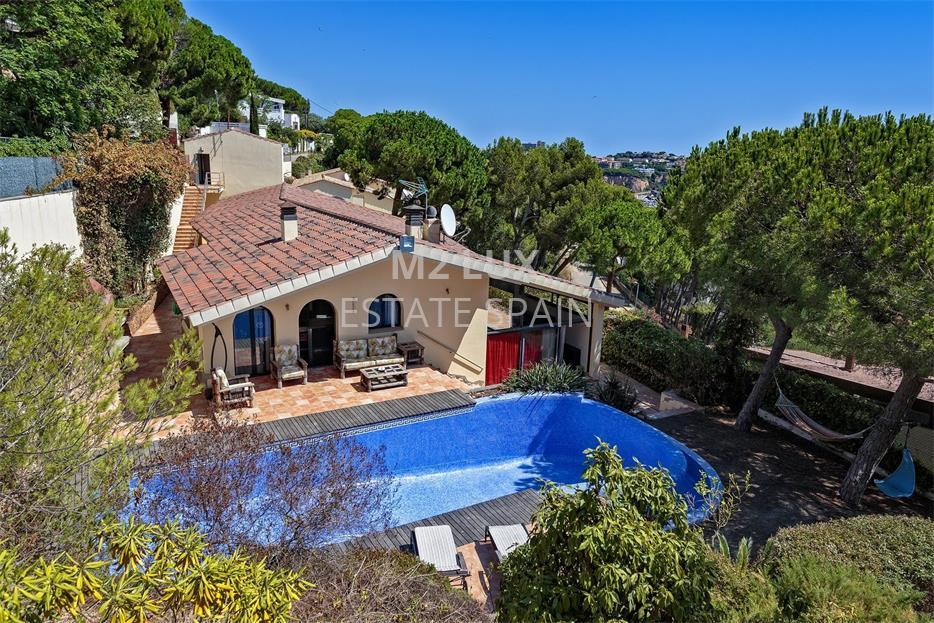 Дом в Сан-Фелиу-де-Гишольс 467 м2 №VL18815F299  - Продажа - 64 large