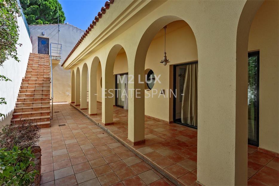 Дом в Сан-Фелиу-де-Гишольс 467 м2 №VL18815F299  - Продажа - 6 large